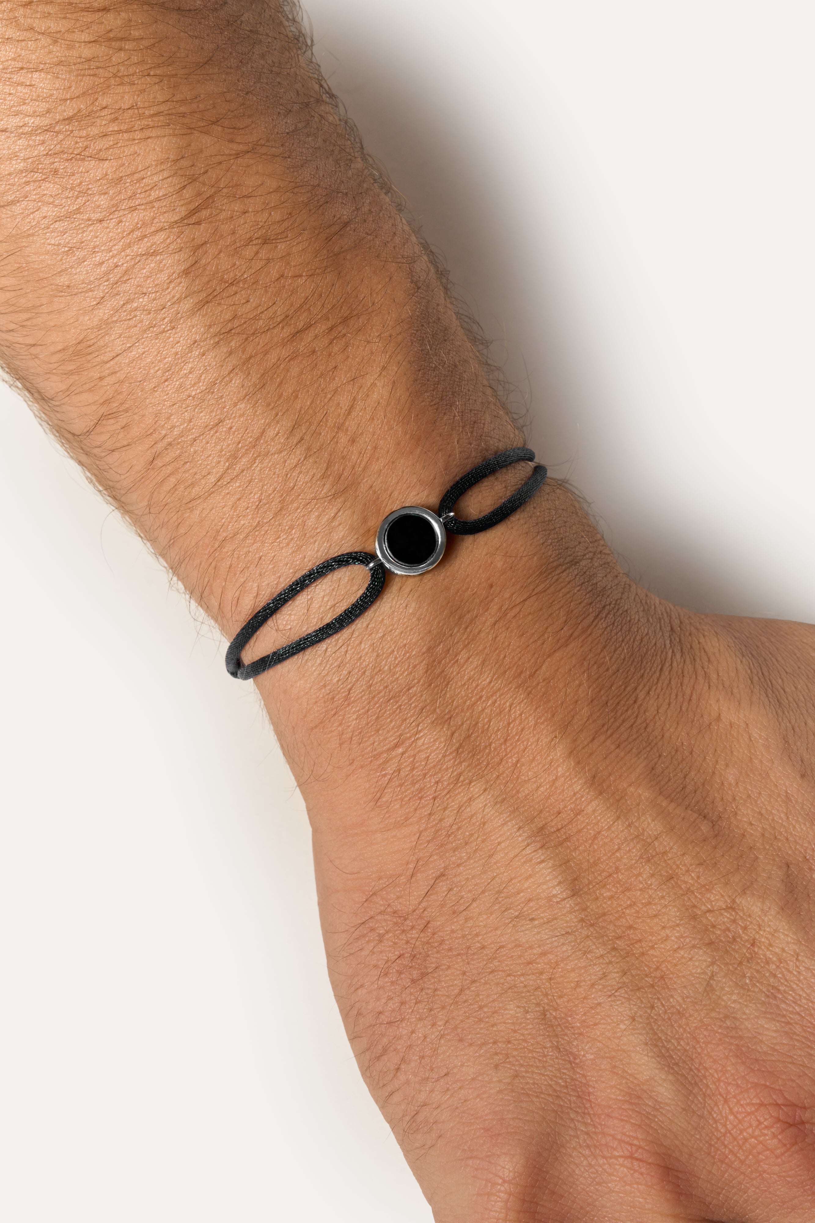 Pulsera de cordón – Orbe Onyx (Plata)
