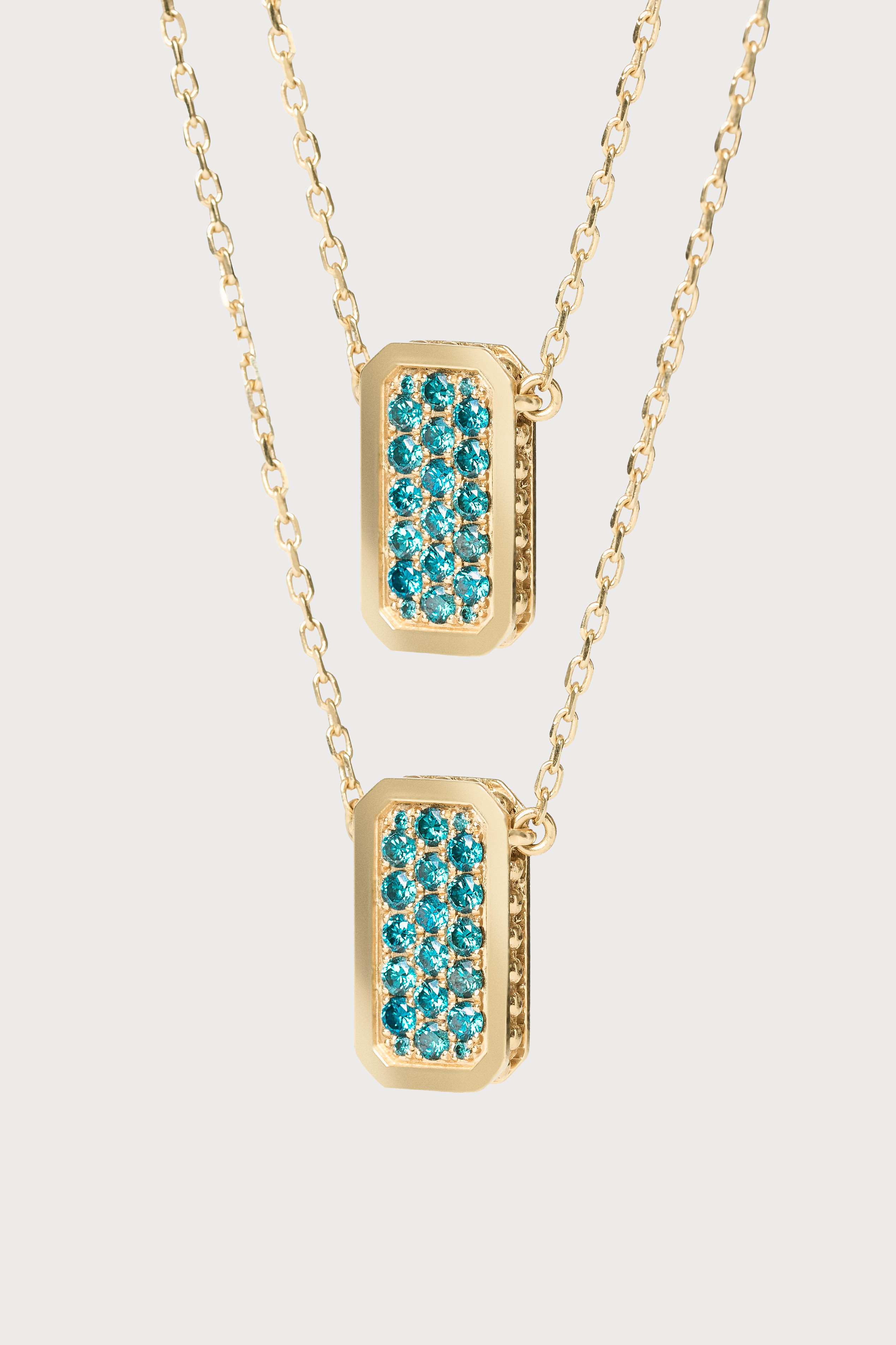Blue Diamond escapulario - 18k Gold